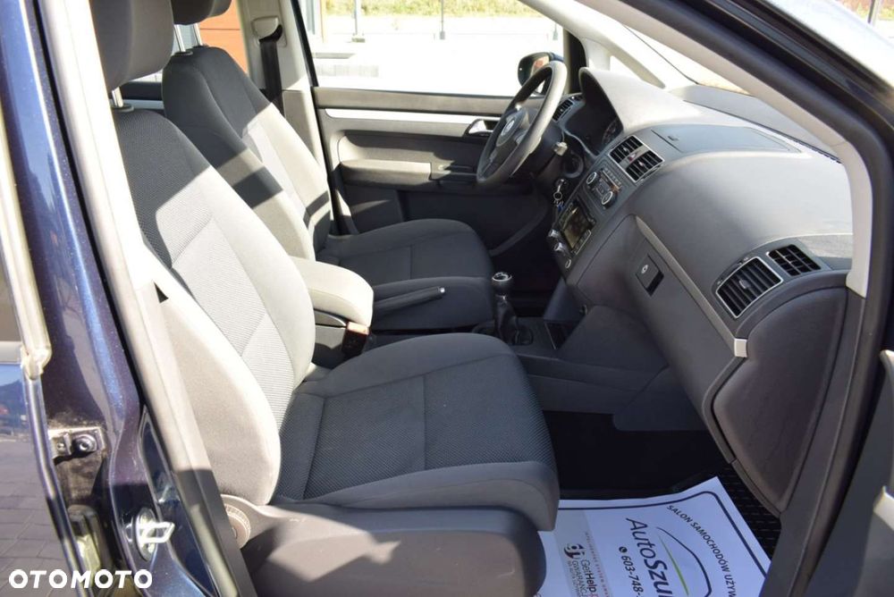 Volkswagen Touran - 25