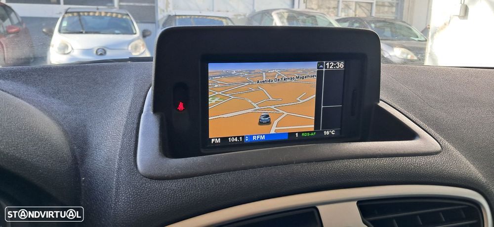 Renault Clio 1.2 16V Confort - 7