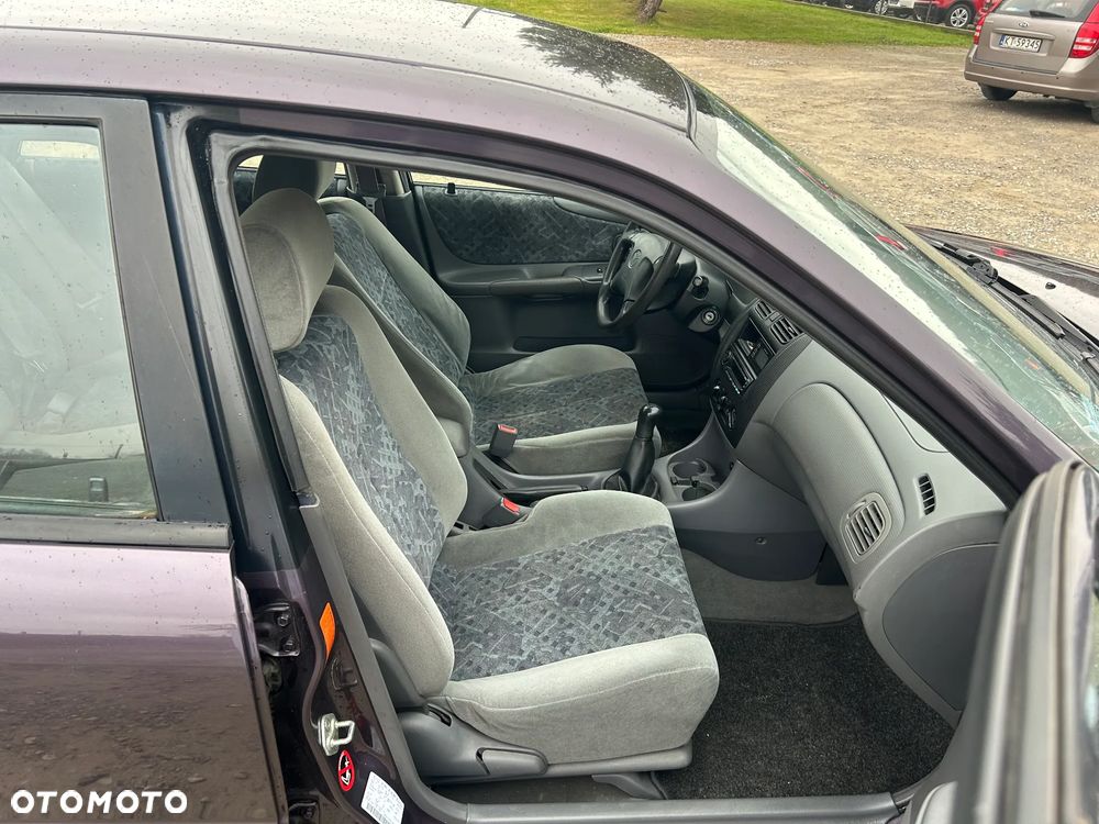 Mazda 323F - 5