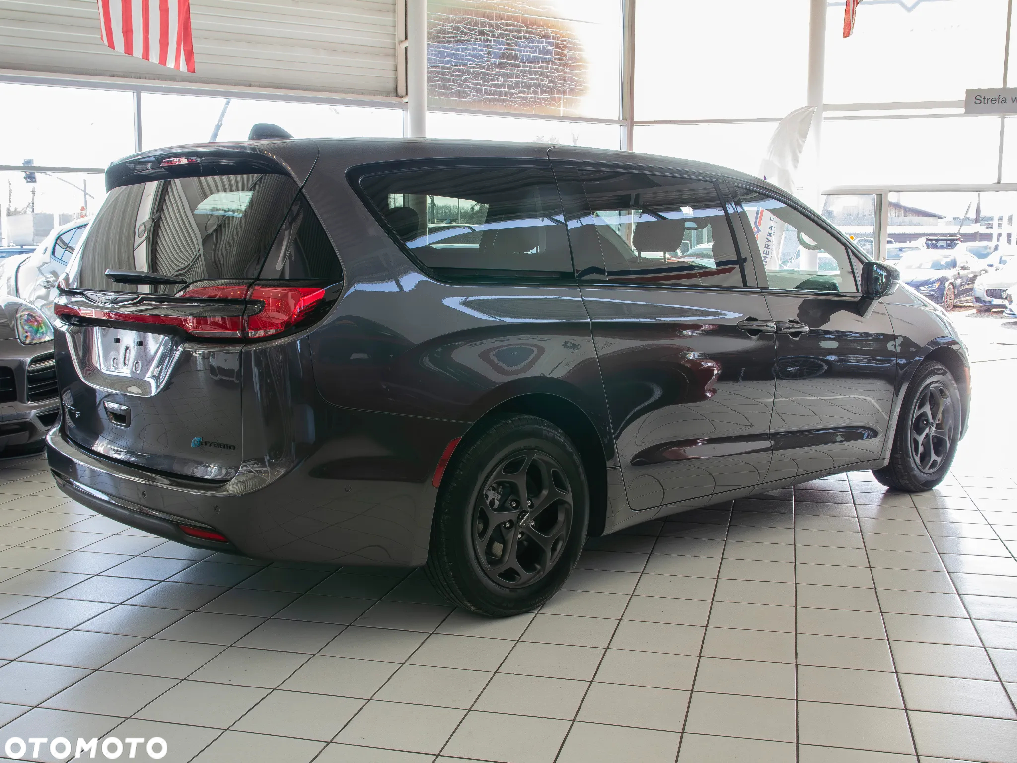 Chrysler Pacifica - 6