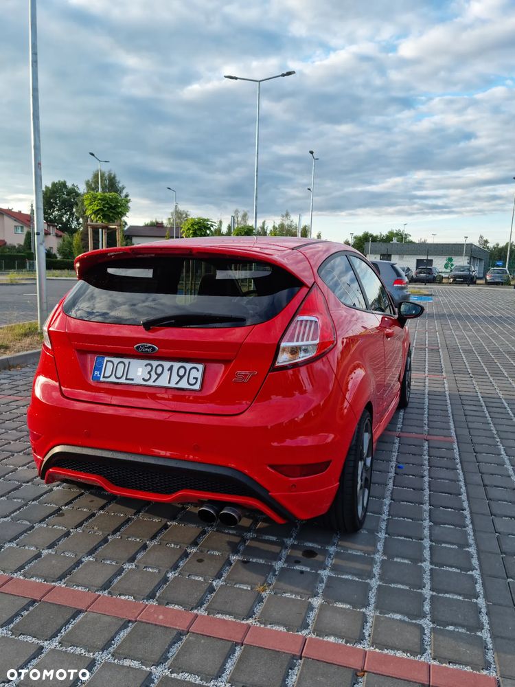Ford Fiesta 1.6 EcoBoost ST - 4