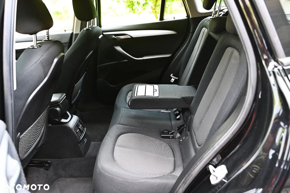 BMW X1 xDrive18d Sport Line - 7