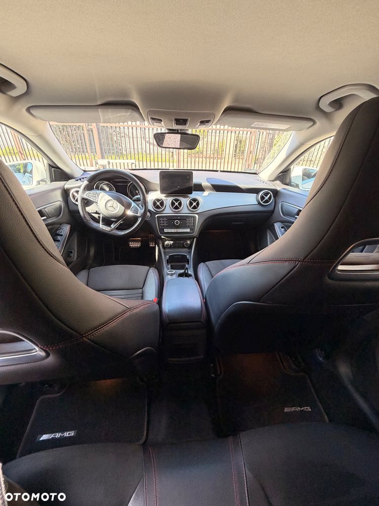 Mercedes-Benz CLA 200 7G-DCT AMG Line - 9