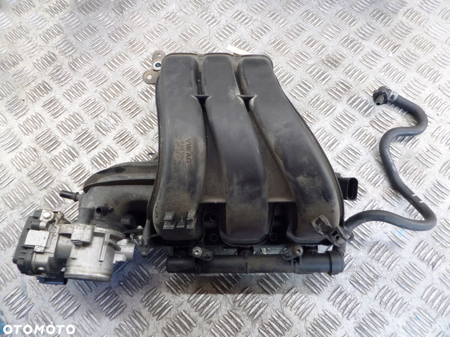 KOLEKTOR SKODA CITIGO FABIA III SEAT VW UP 1.0 MPI 04C133201L 04C133223K - 1