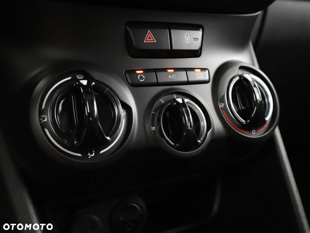 Peugeot 2008 1.2 Pure Tech Style S&S - 28