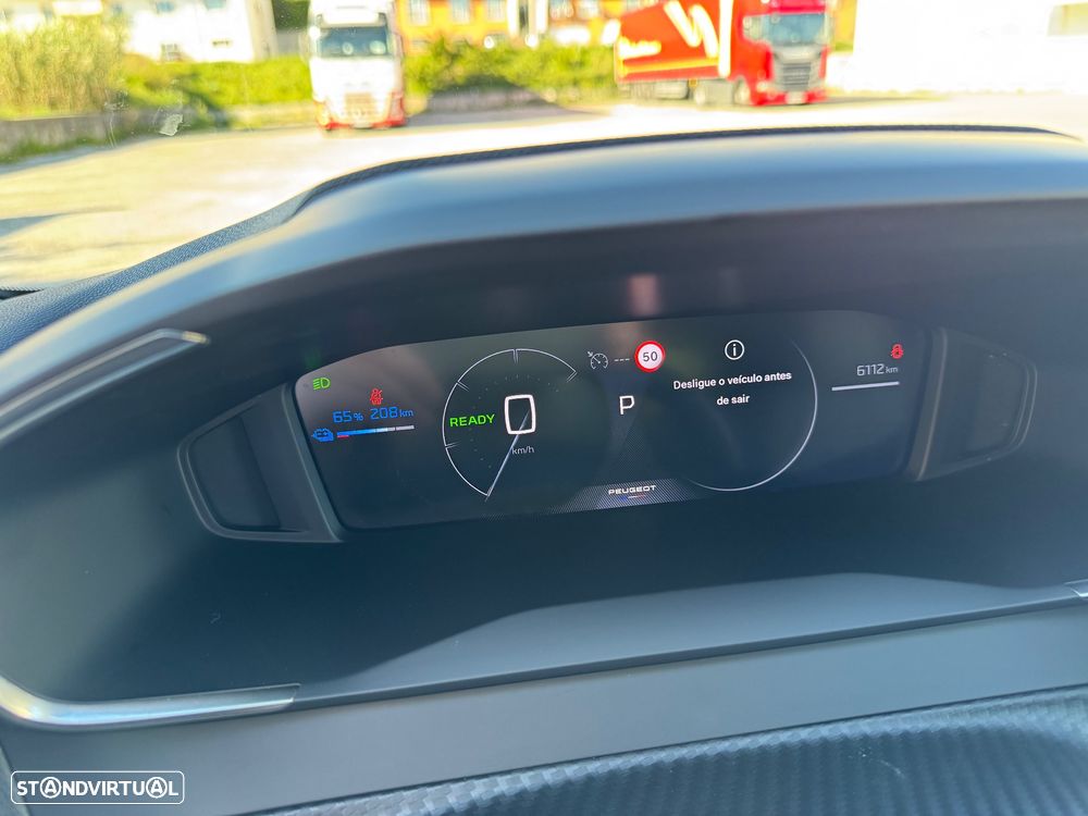 Peugeot e-208 Allure - 17