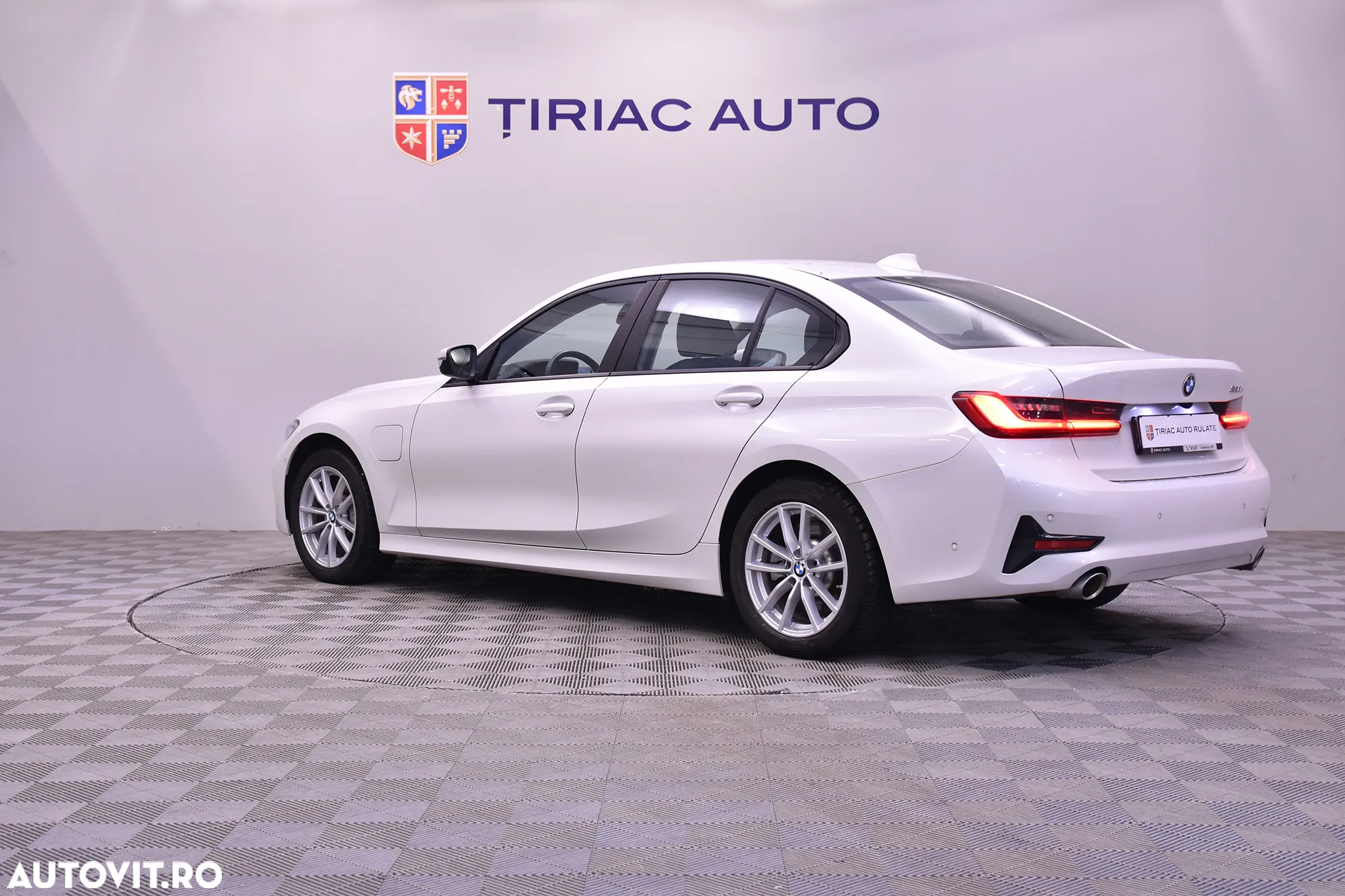 BMW Seria 3 330e AT PHEV - 3