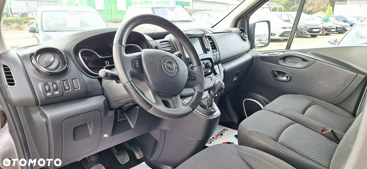 Opel Vivaro - 8