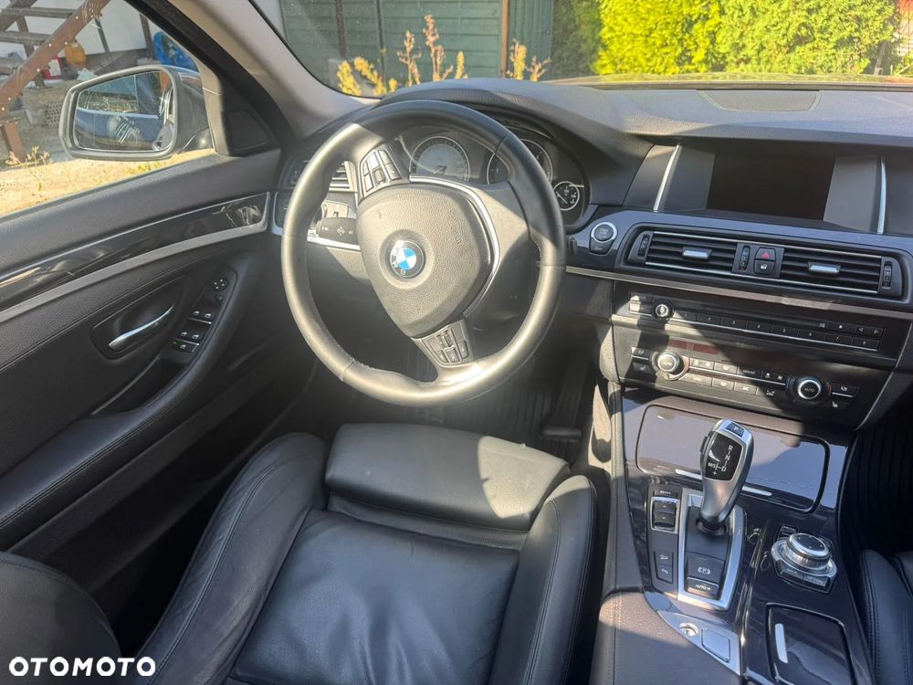 BMW Seria 5 520d xDrive Touring Sport Line - 11