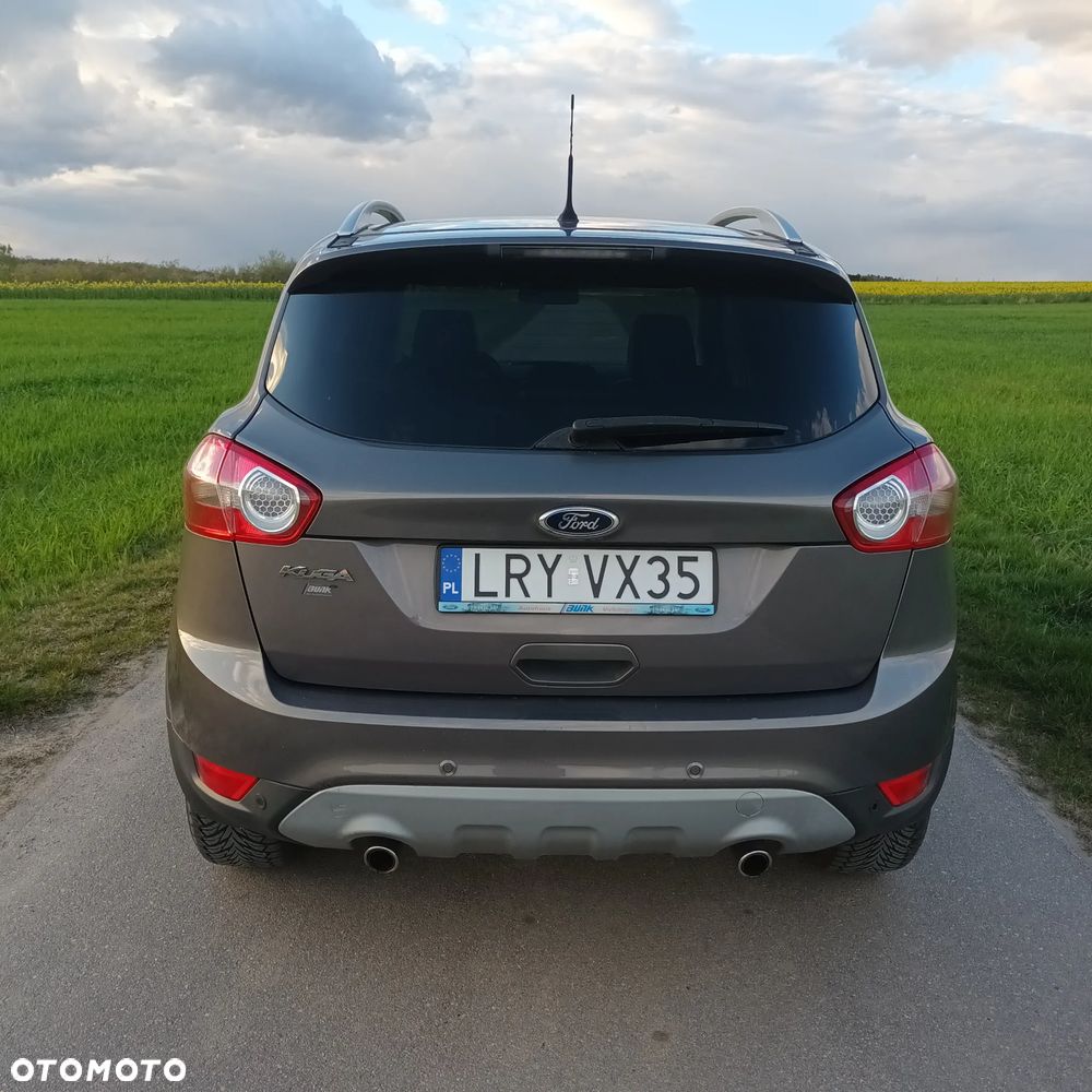 Ford Kuga 2.0 TDCi 2x4 Titanium - 12