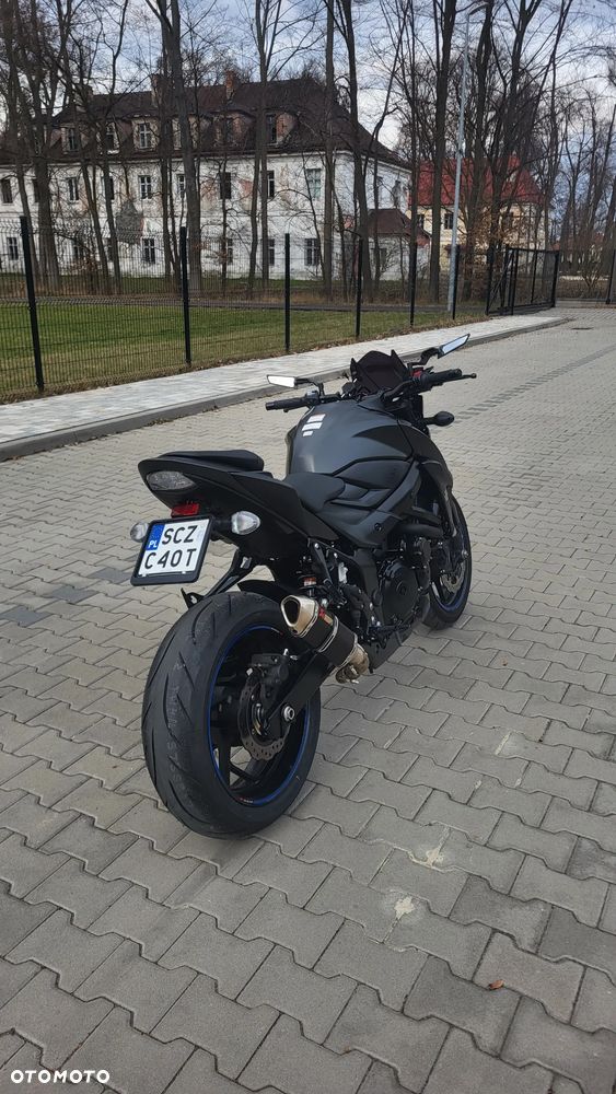 Suzuki GSX - 8