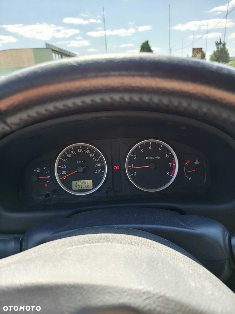 Nissan Almera - 5