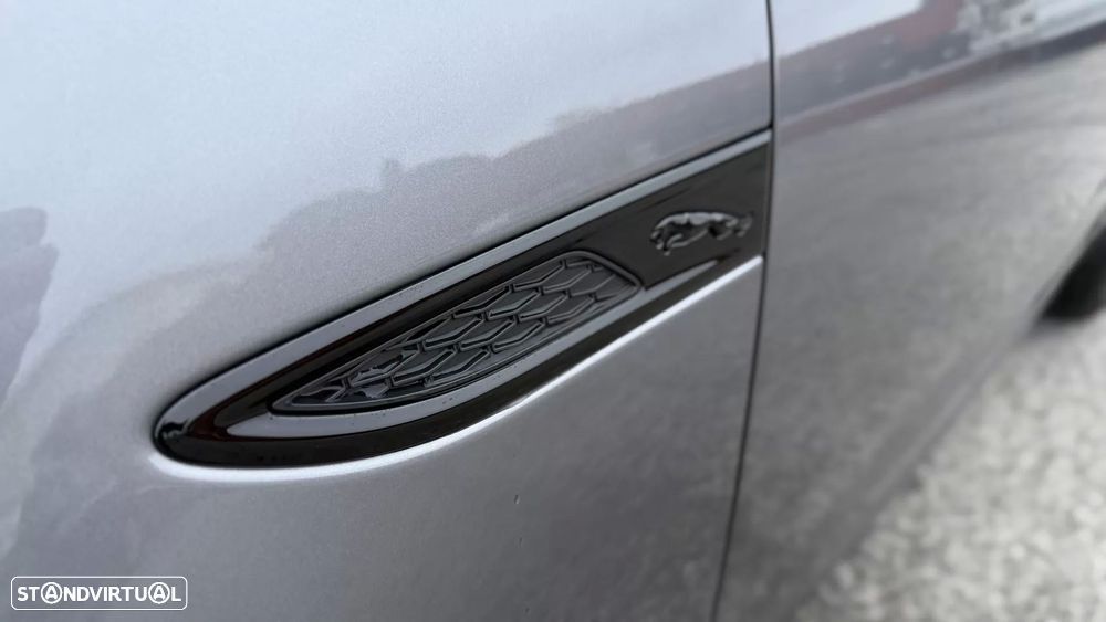 Jaguar E-Pace 1.5 P300e R-Dynamic SE AWD Aut. - 19