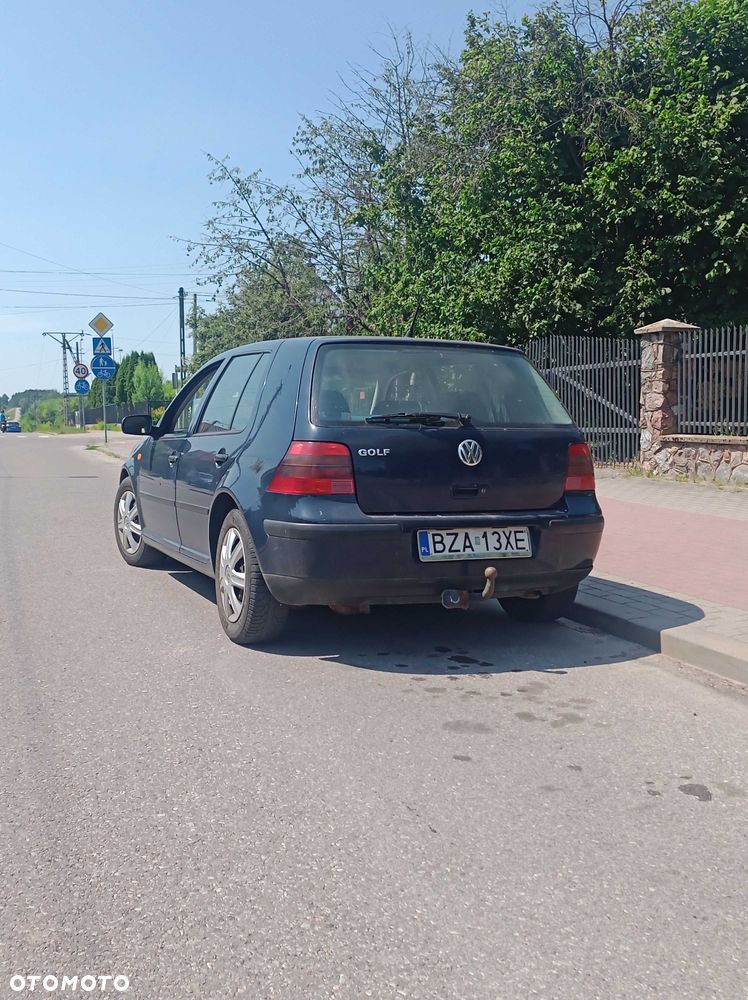 Volkswagen Golf - 2