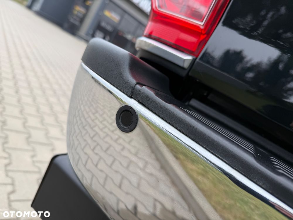 Toyota Hilux - 36