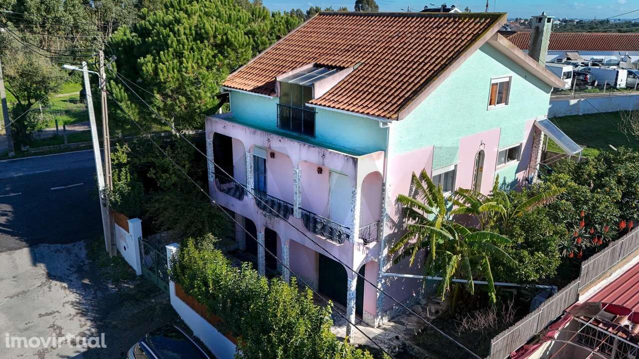 Moradia Isolada T2+2, com 336m2 de Terreno - Charneca de Caparica - Grande imagem: 2/55