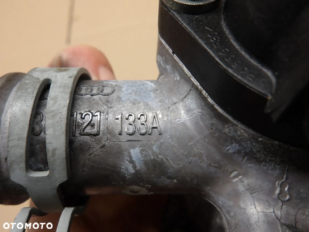 AUDI A4 B6 01-04 KOMBI OBUDOWA TERMOSTATU 038121133A - 7
