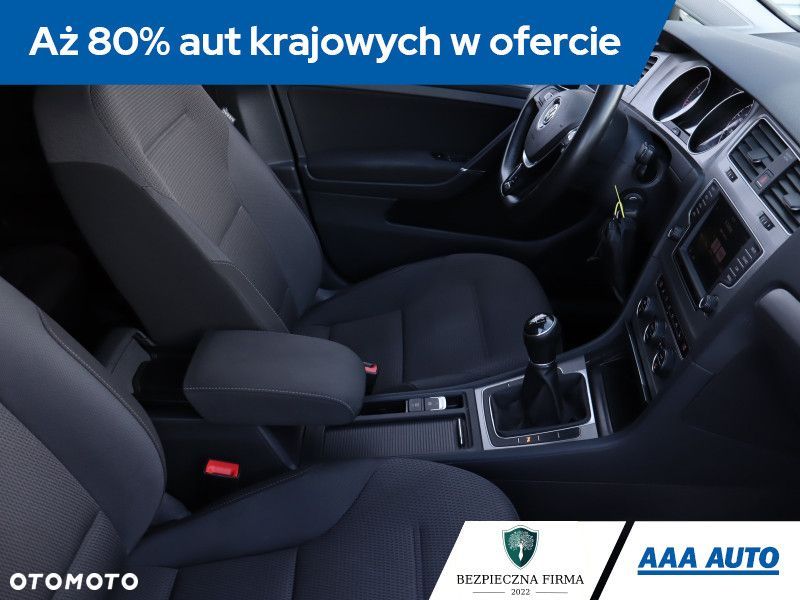 Volkswagen Golf - 10