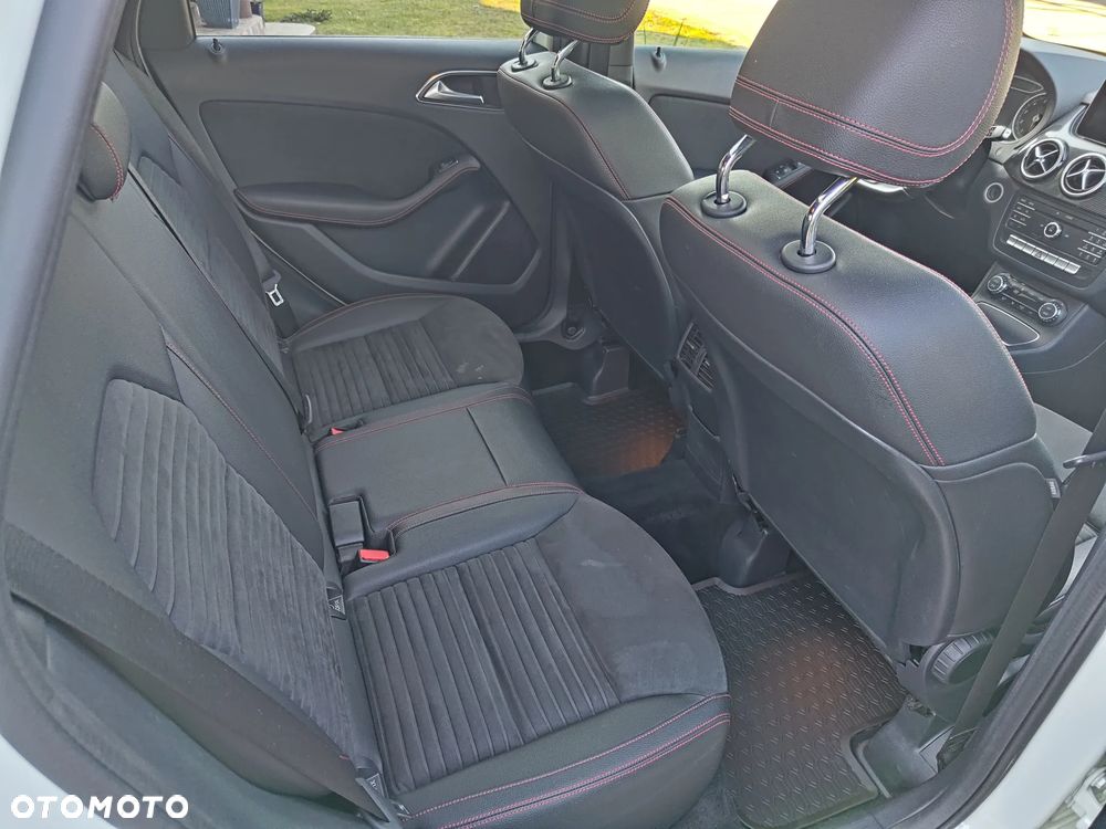 Mercedes-Benz Klasa B 160 7G-DCT AMG Line - 13