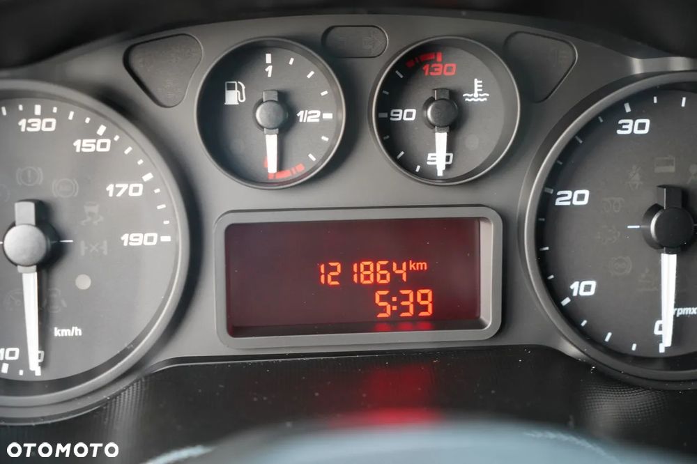 Iveco DAILY 35-140 / WYWROTKA / BRYGADÓWKA / BLIŹNIAK / MANUAL / 6 MIEJSC / - 39