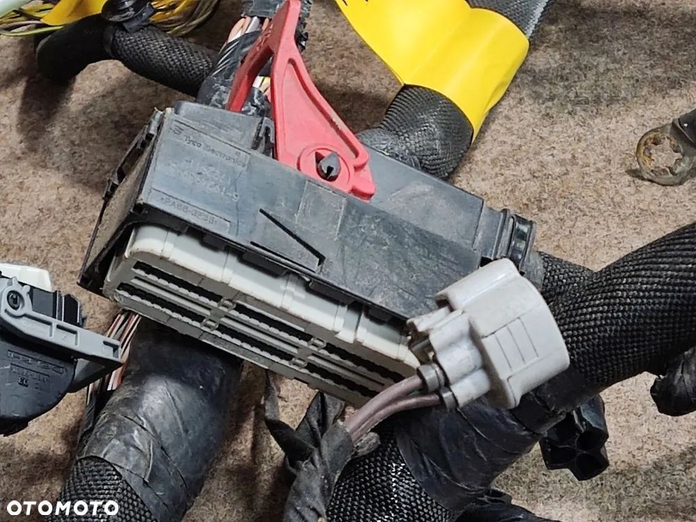 JEEP GRAND CHEROKEE WK2 6.4 SRT 16-21r Wiązka Instalacja Komory Silnika - 11