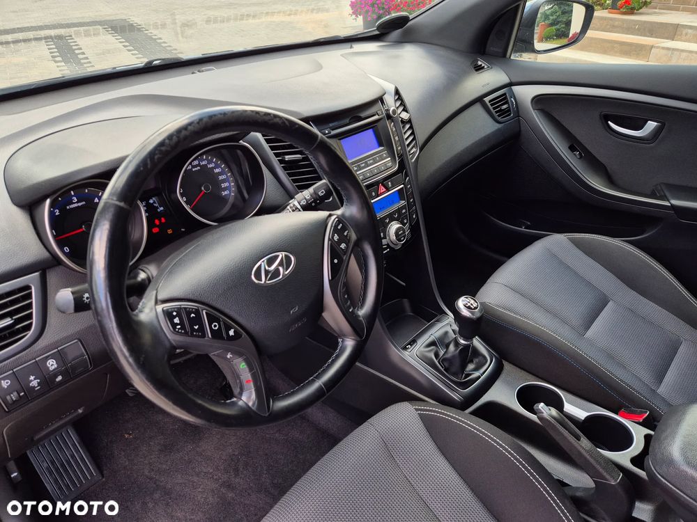 Hyundai i30 i30cw 1.6 CRDi Intro Edition - 8
