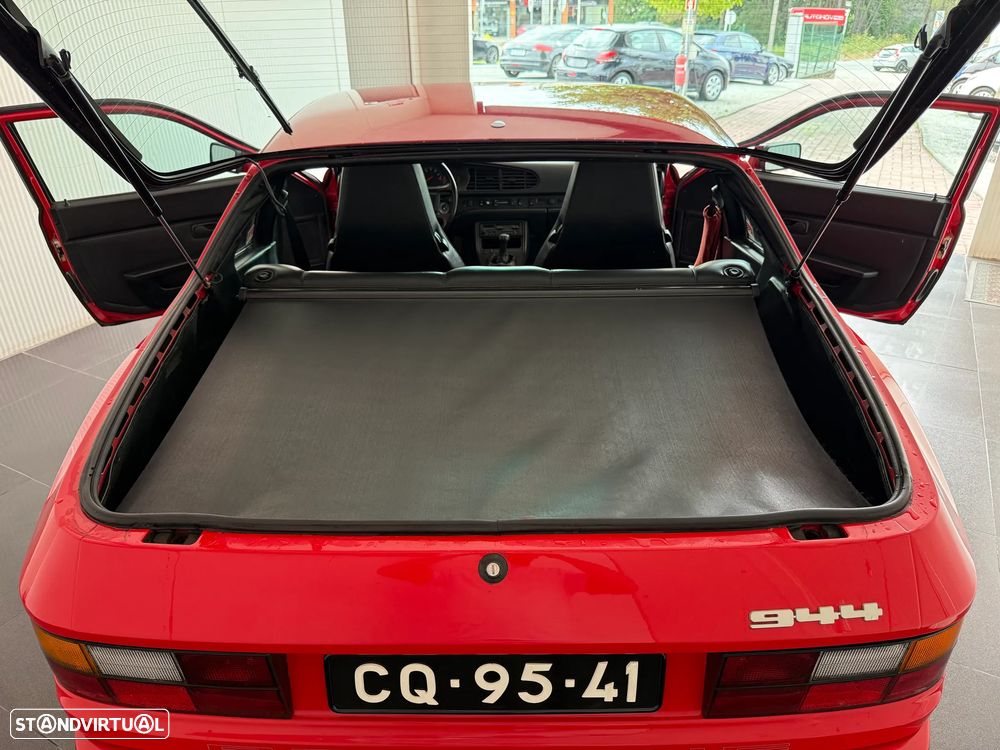 Porsche 944 - 30
