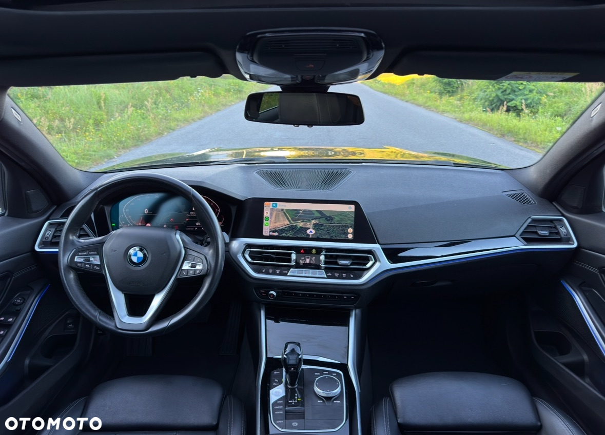 BMW Seria 3 330i - 35