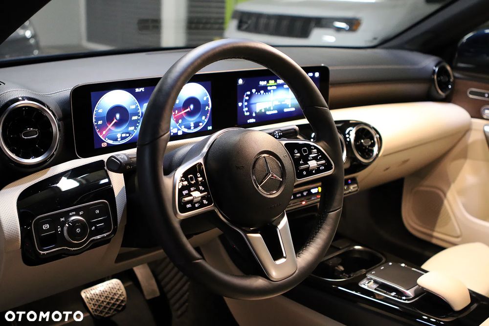 Mercedes-Benz CLA 250 4Matic 7G-DCT AMG Line - 17