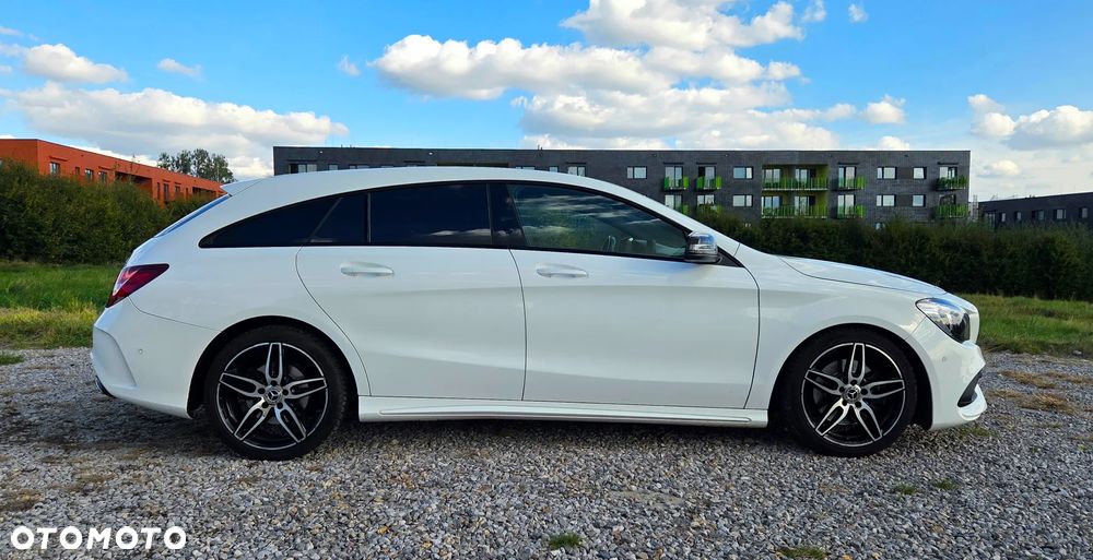 Mercedes-Benz CLA 220 4-Matic AMG Line - 1