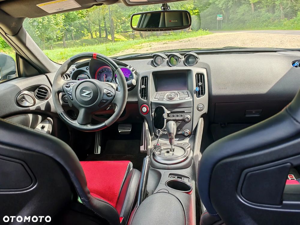 Nissan 370 Z - 8