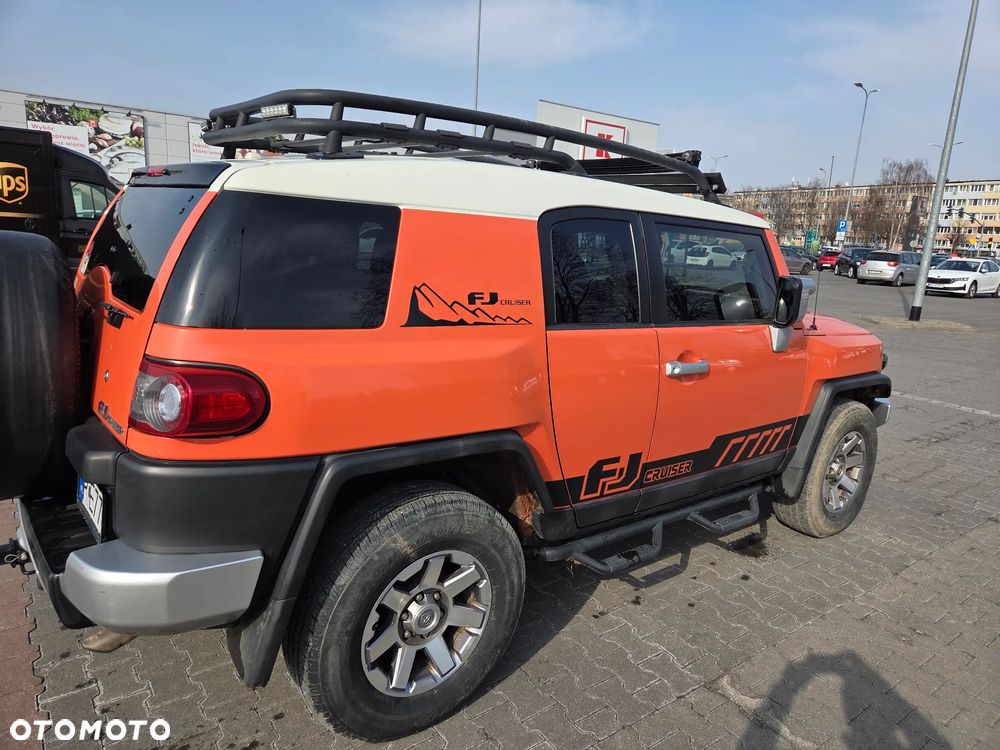 Toyota FJ - 3