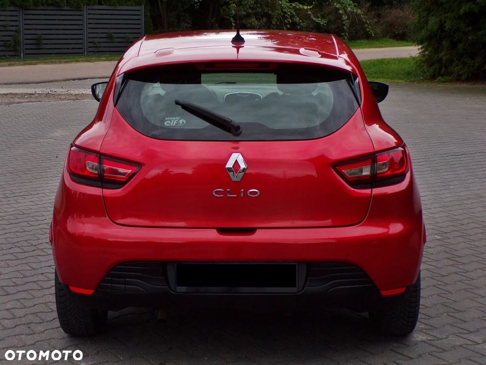 Renault Clio 1.2 16V 75 Life - 9