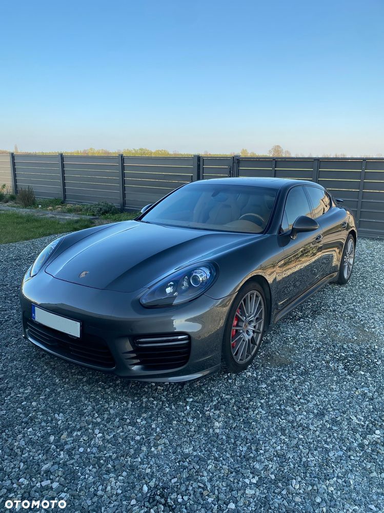 Porsche Panamera GTS - 1