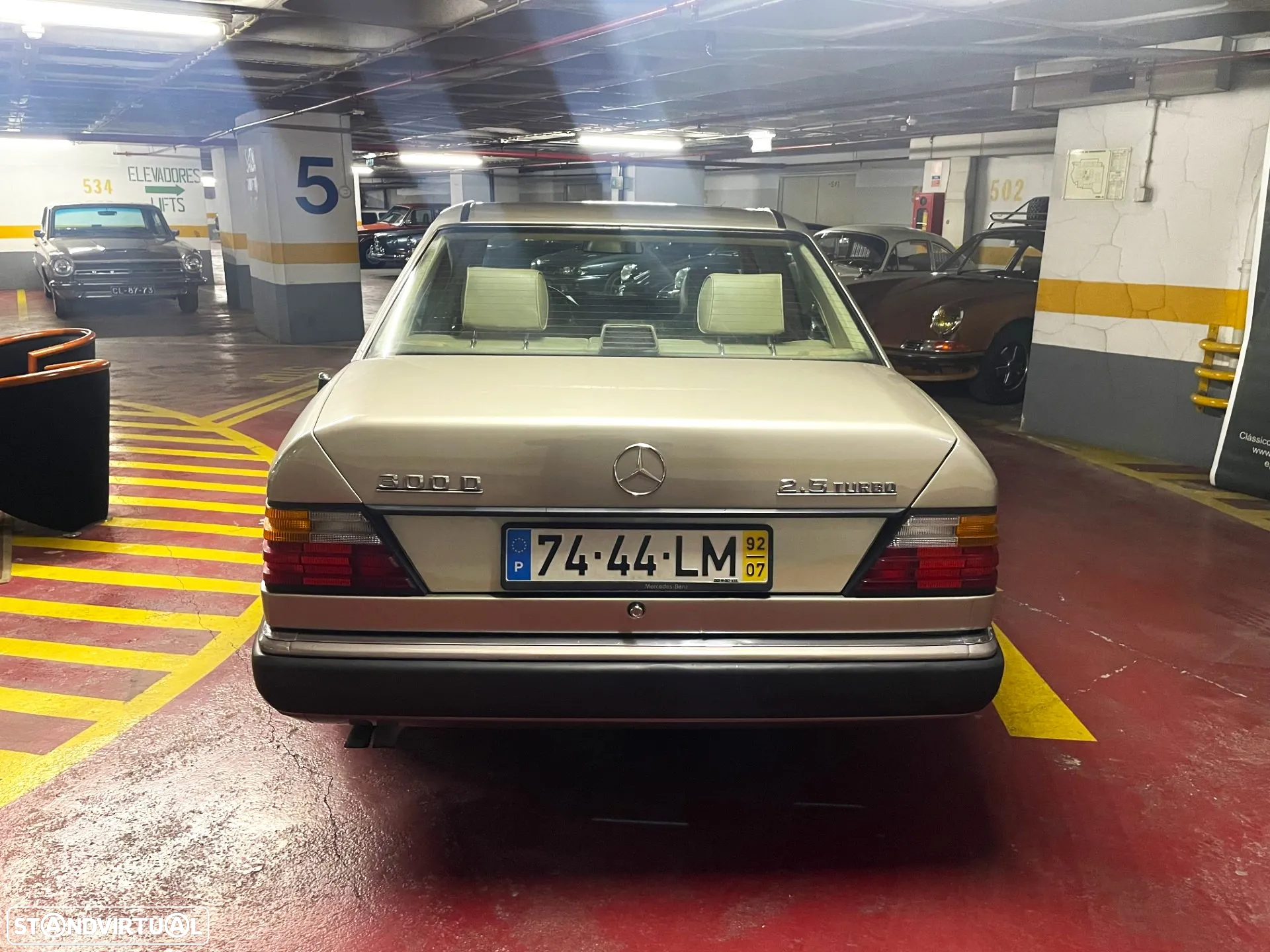 Mercedes-Benz 250 - 4