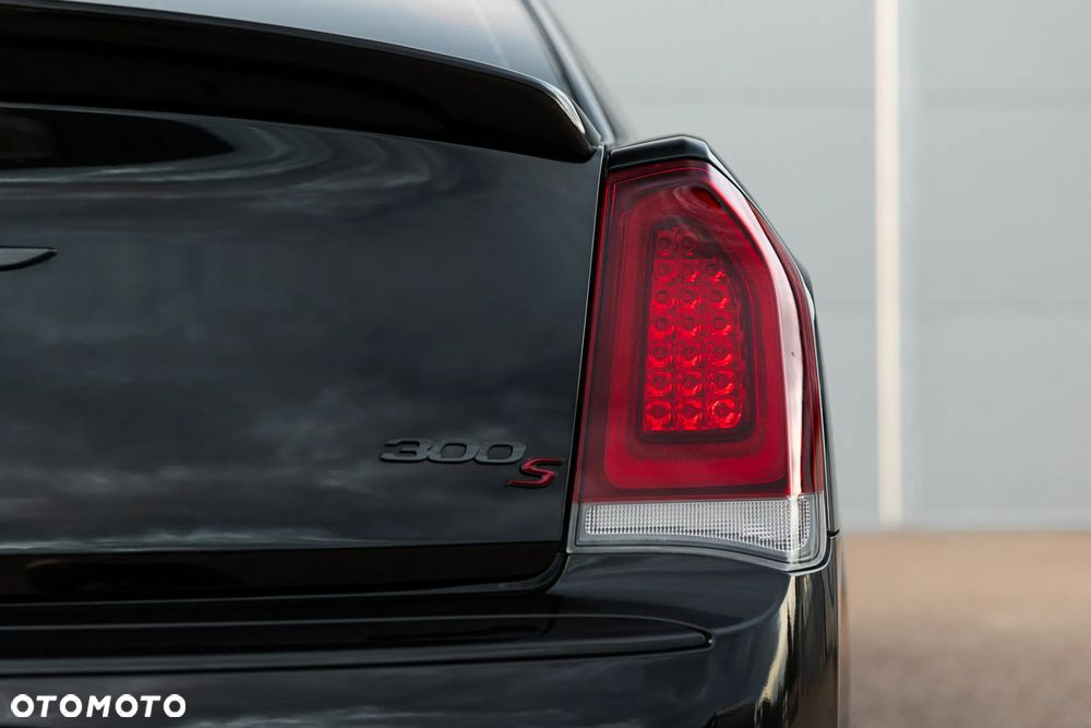 Chrysler 300s - 12