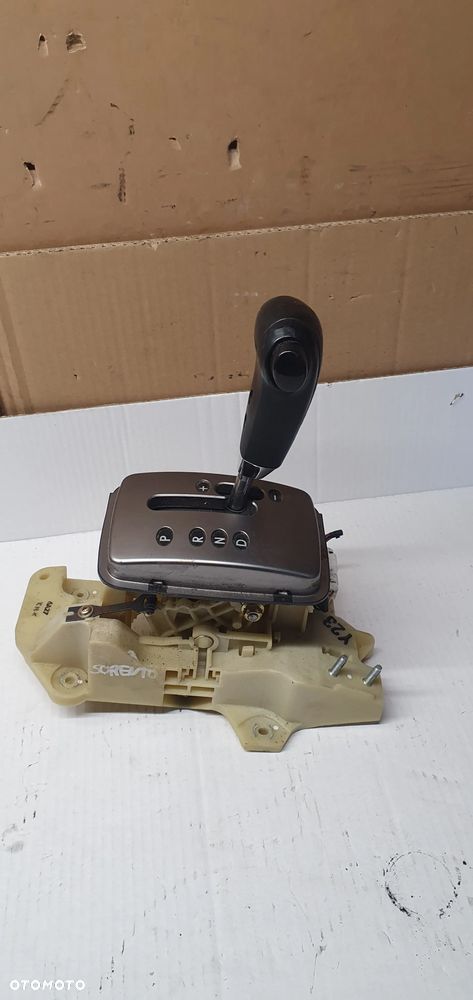 Wybierak lewarek biegów automat Kia Sorento I - 3