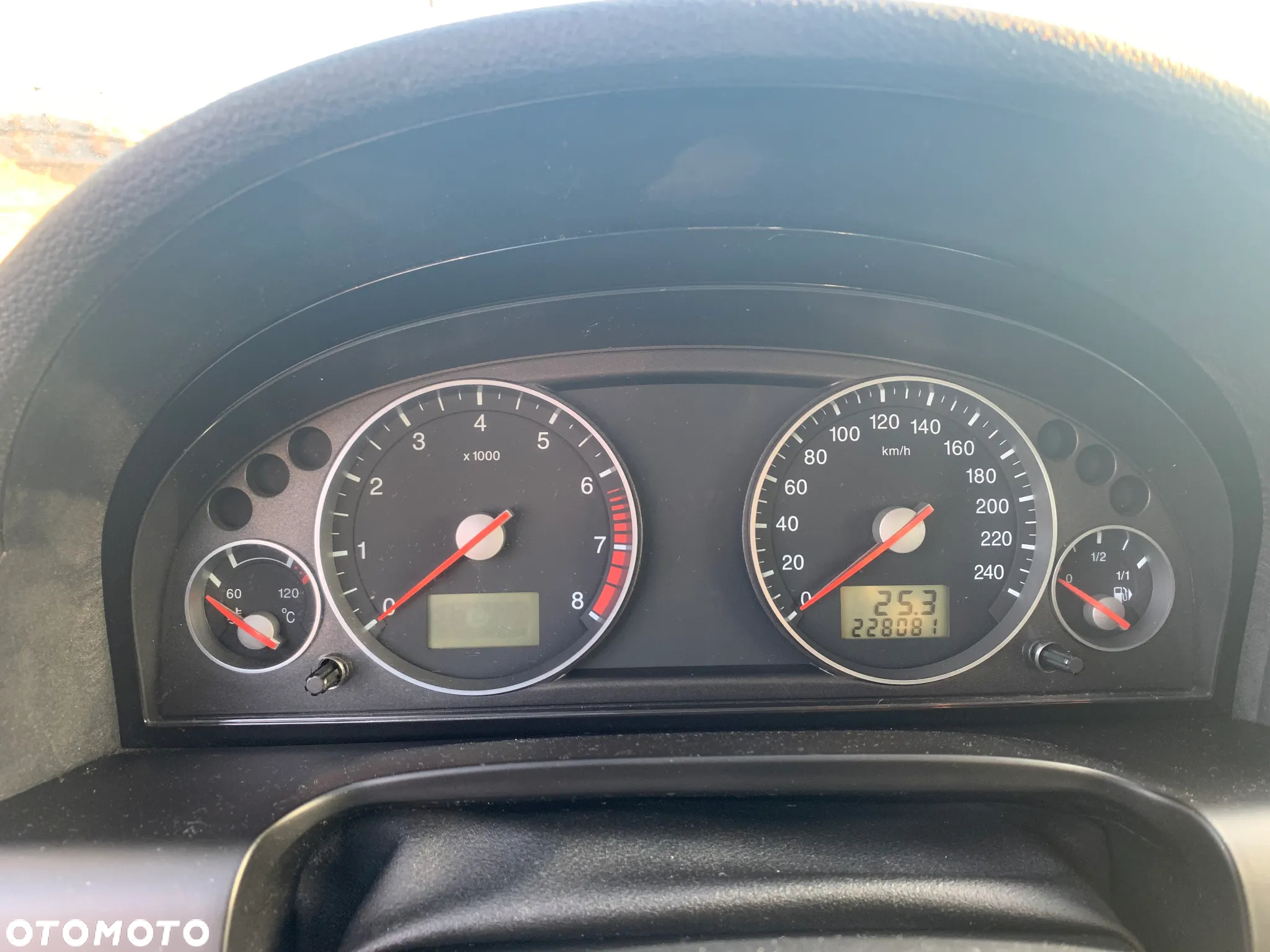 Ford Mondeo 2.0 Ghia - 8