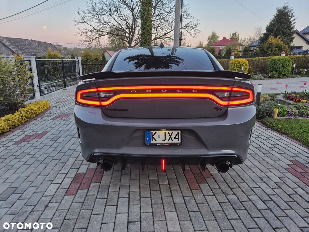 Dodge Charger 5.7 R/T - 8