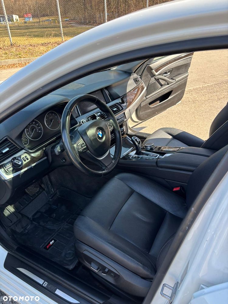 BMW Seria 5 528i xDrive Sport-Aut - 5