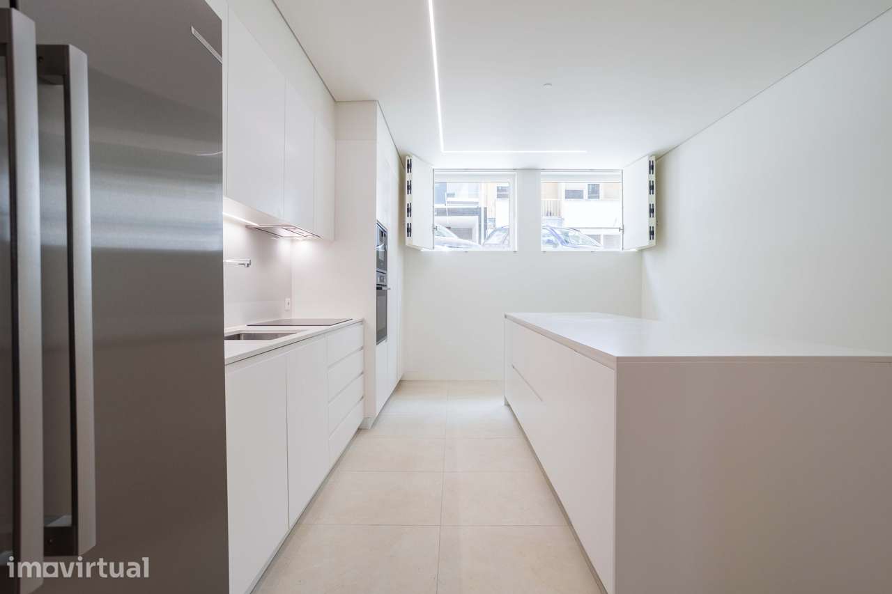 Apartamento T5, Novo, na Rua Bernardo Lima, Av. da Liberdade - Marques - Grande imagem: 4/54