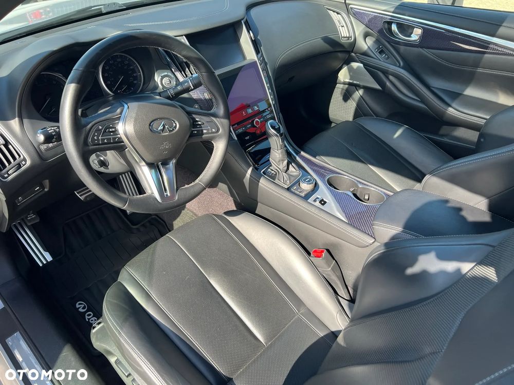 Infiniti Q60 - 8