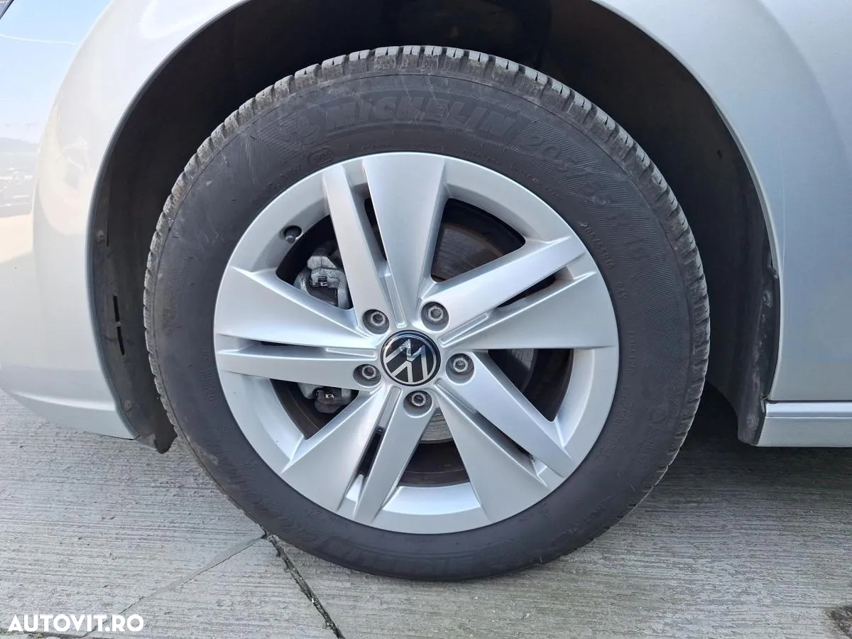 Volkswagen Golf 2.0 TDI DSG Life - 15