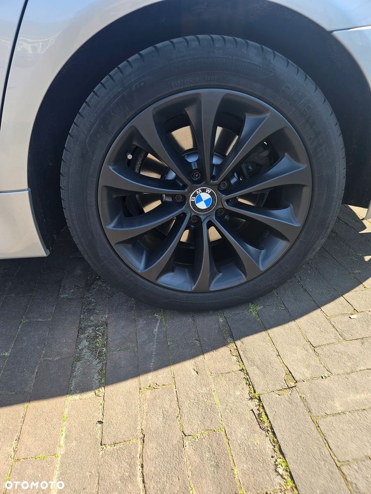 BMW Seria 5 520d xDrive - 4