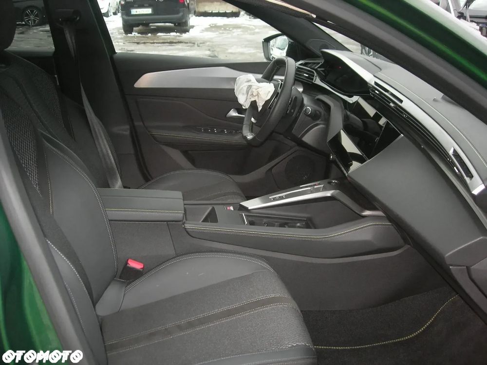 Peugeot 308 1.2 mHEV GT Exclusive S&S e-DCS6 - 20