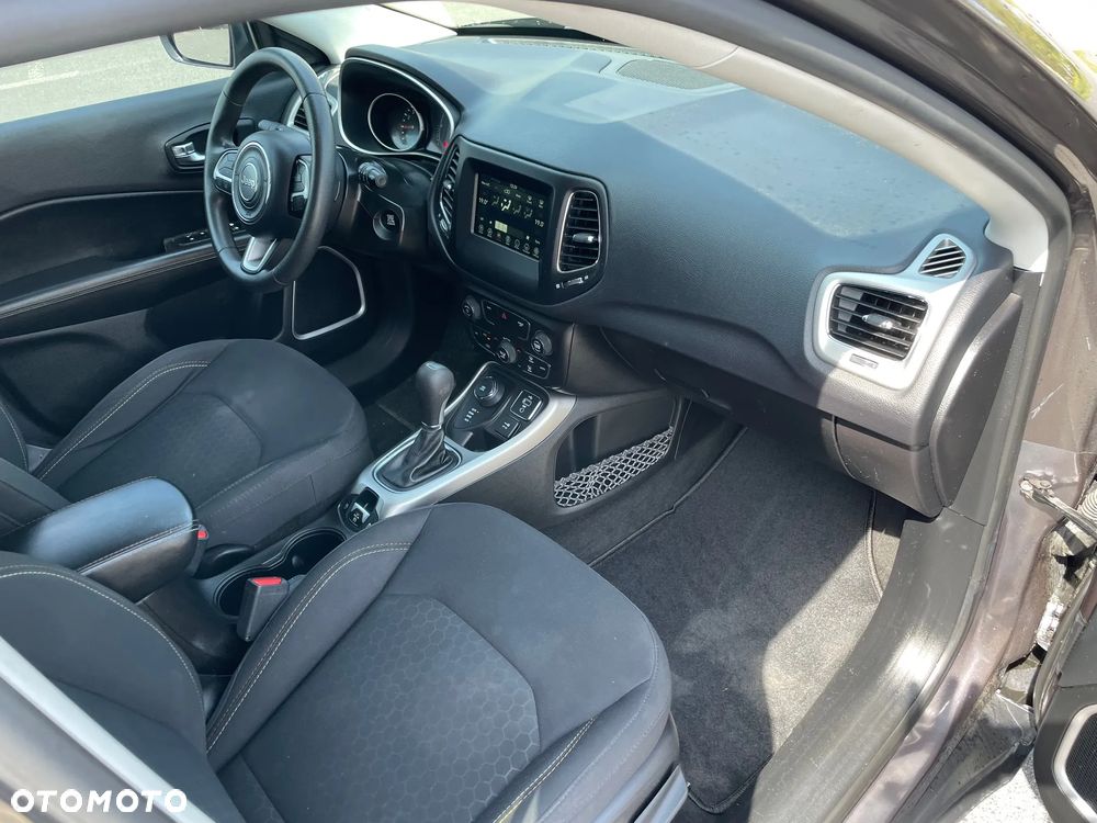 Jeep Compass - 18
