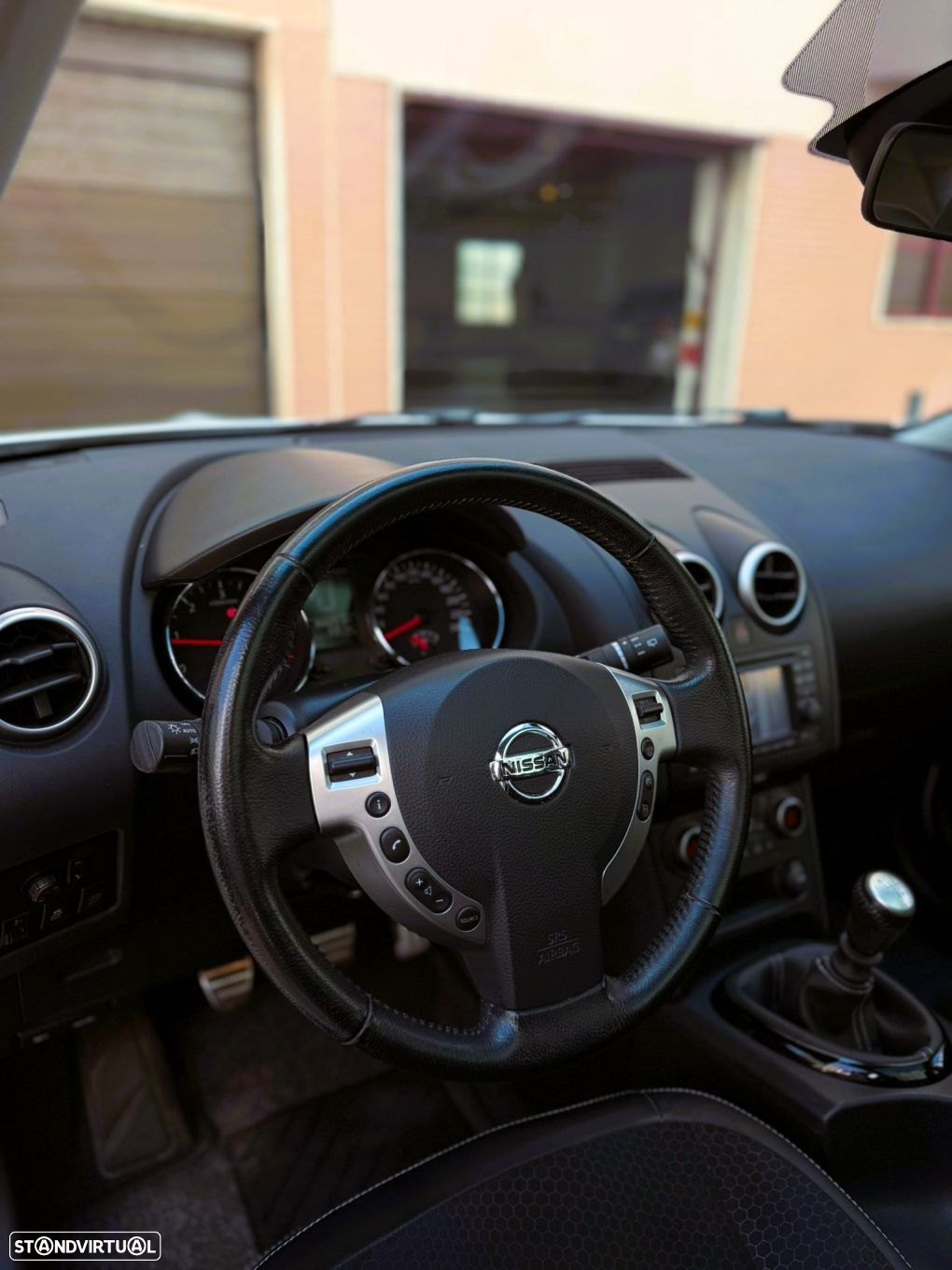 Nissan Qashqai 1.6 dCi N-Connecta 18 - 14
