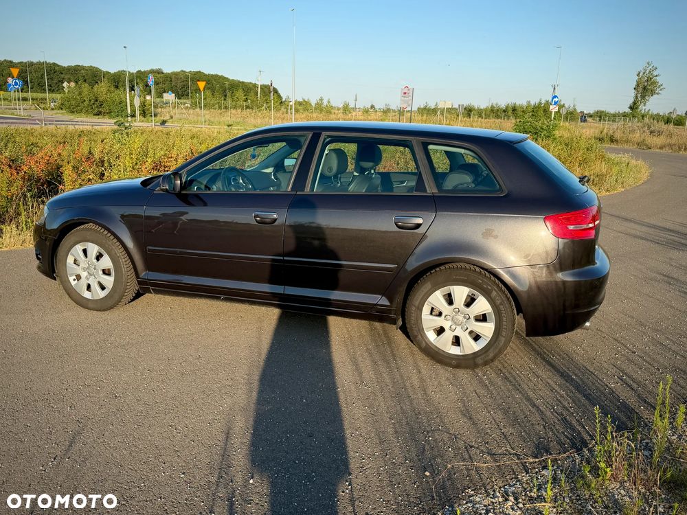 Audi A3 Sportback 1.6 TDI DPF Attraction - 3