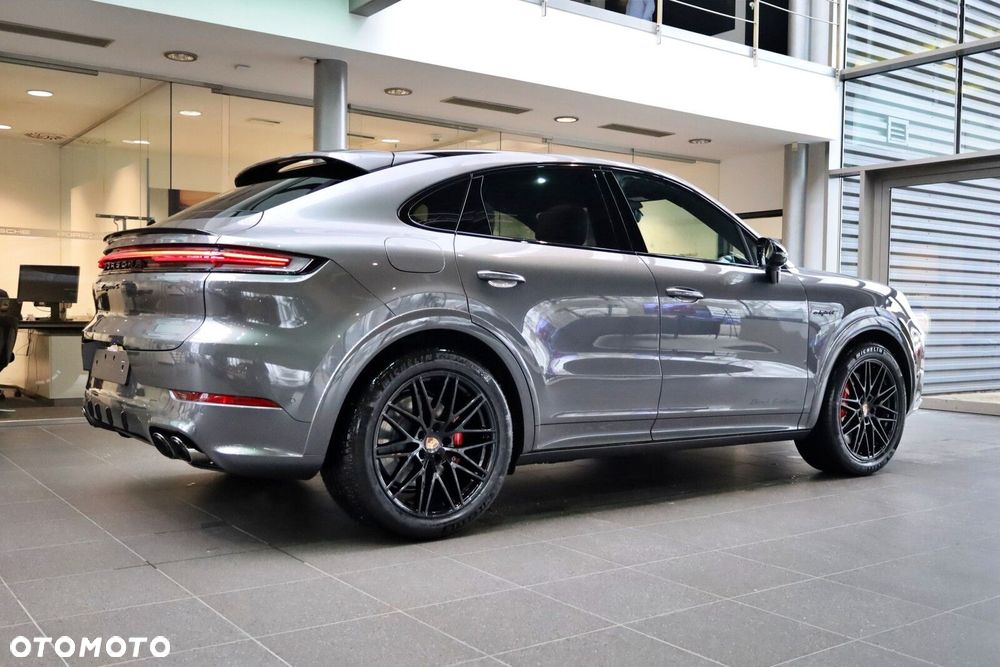 Porsche Cayenne - 4