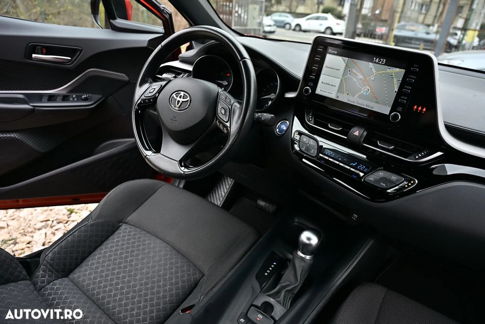 Toyota C-HR Flow - 16